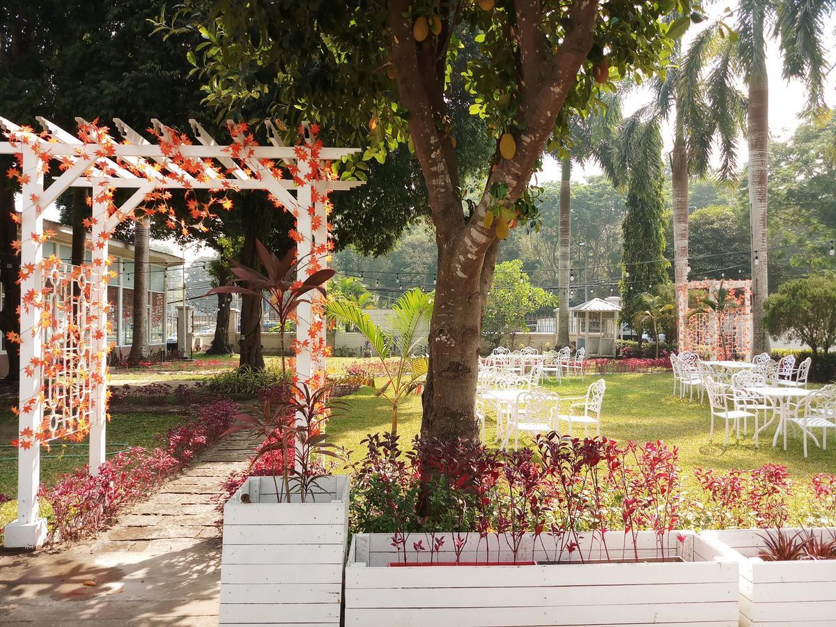 Ruby Garden Hotel Yangon Exterior photo