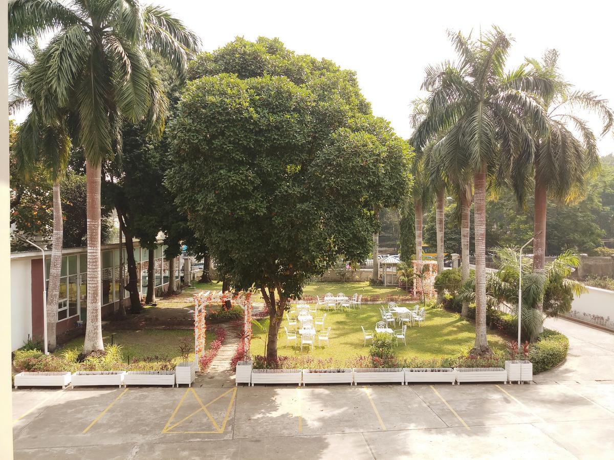 Ruby Garden Hotel Yangon Exterior photo