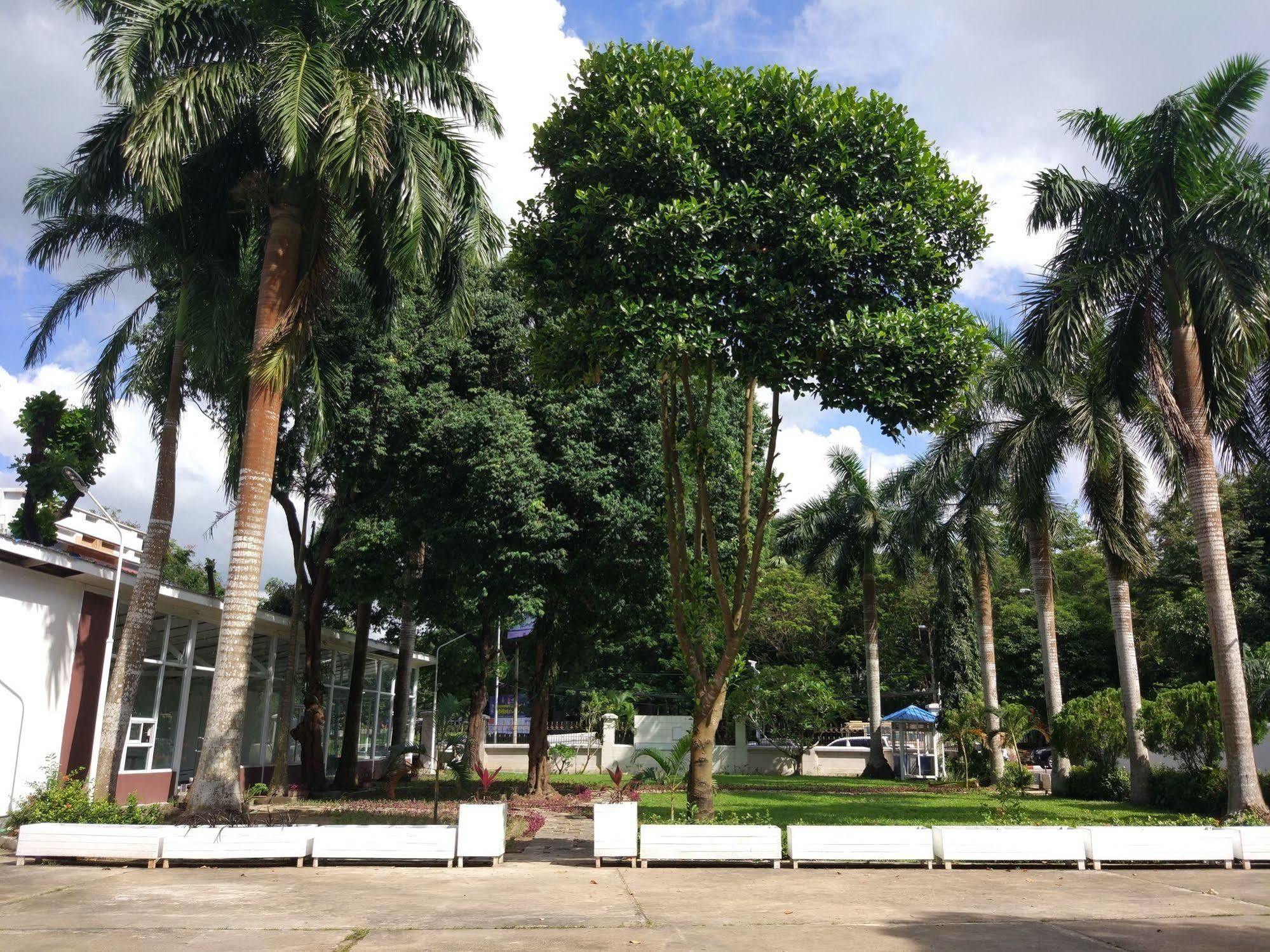 Ruby Garden Hotel Yangon Exterior photo